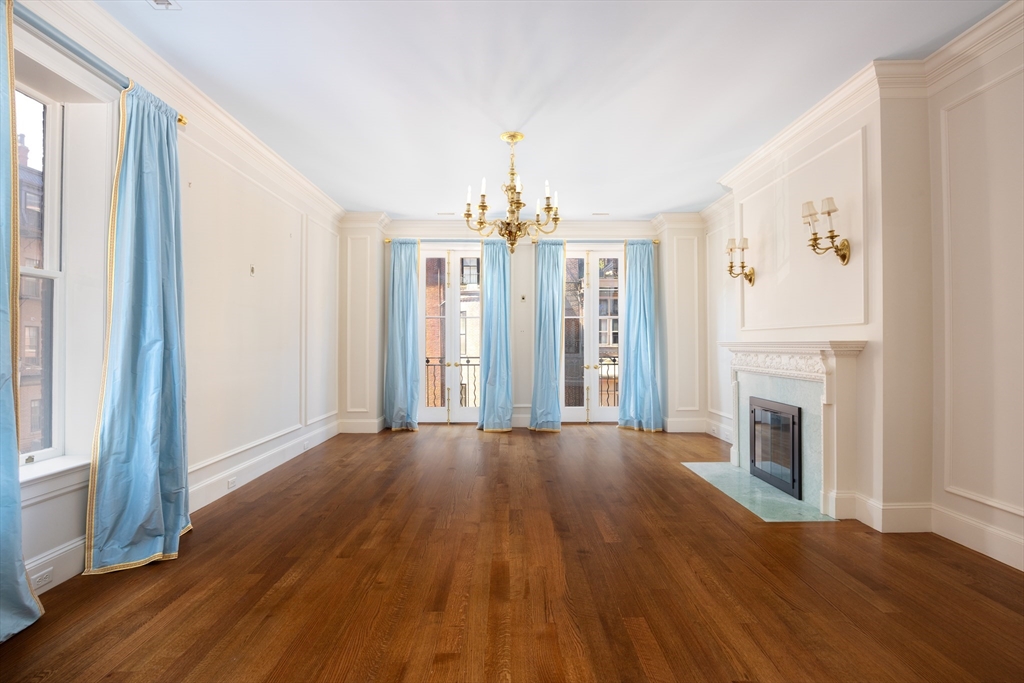 59 Commonwealth Avenue