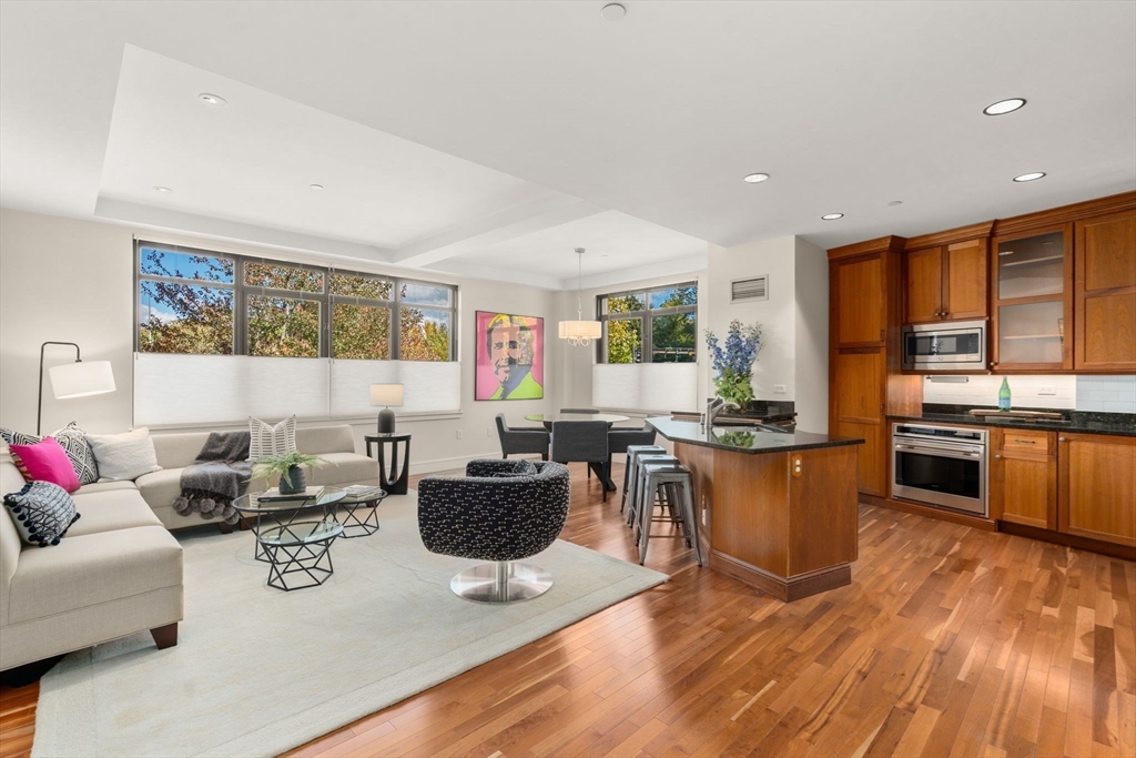 2400 Beacon St # 112