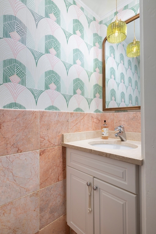 380 Marlborough Street # 4