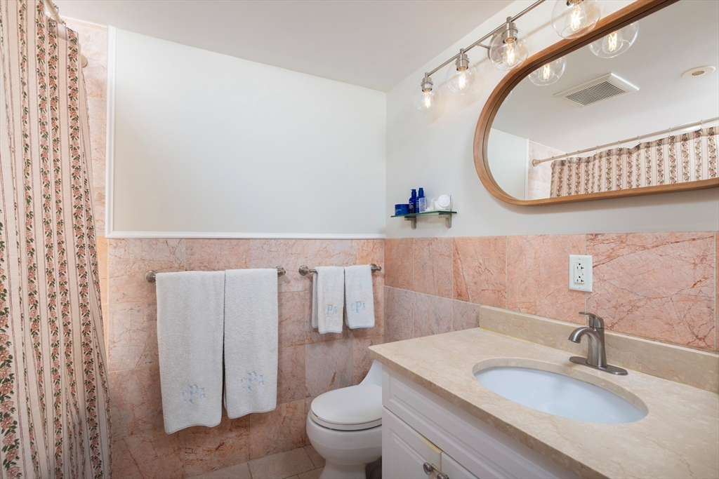 380 Marlborough Street # 4