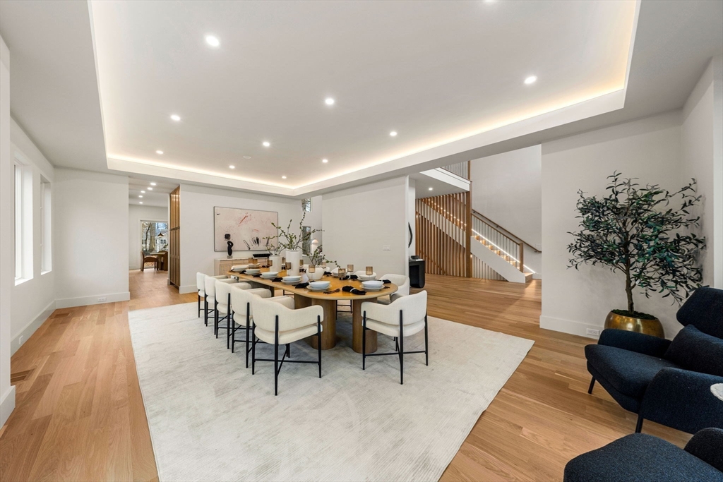 128 Charlemont