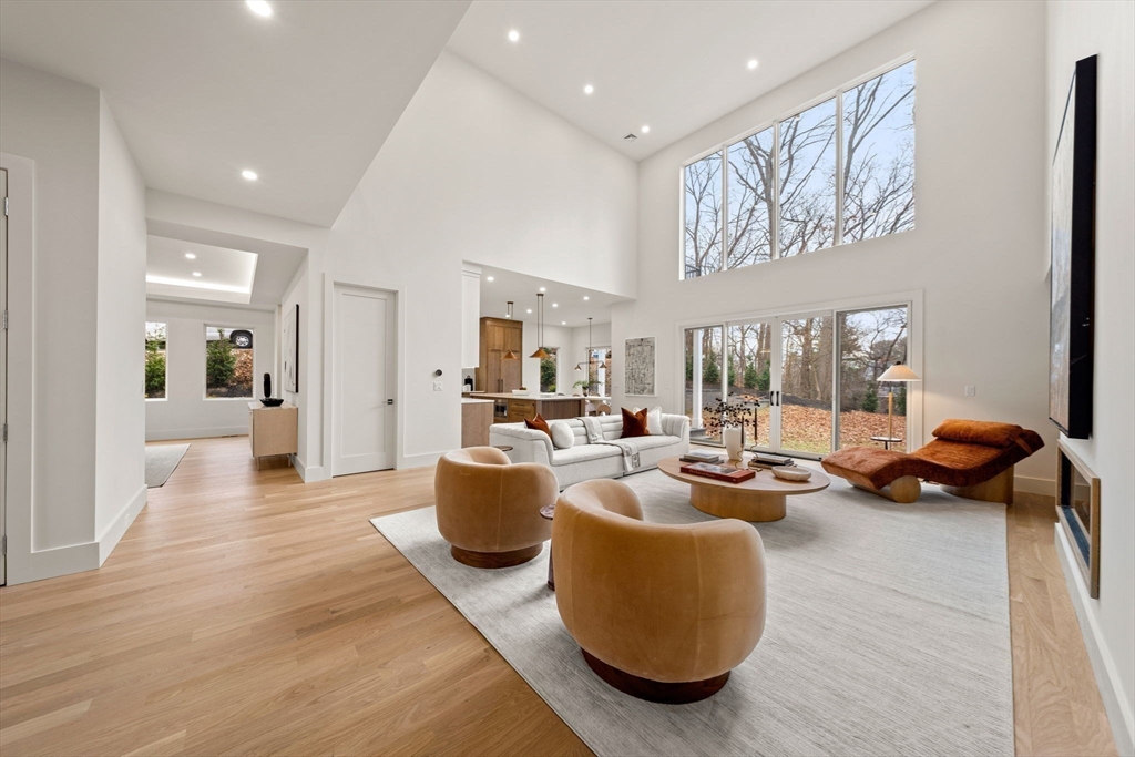 128 Charlemont