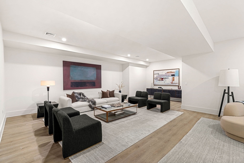 128 Charlemont