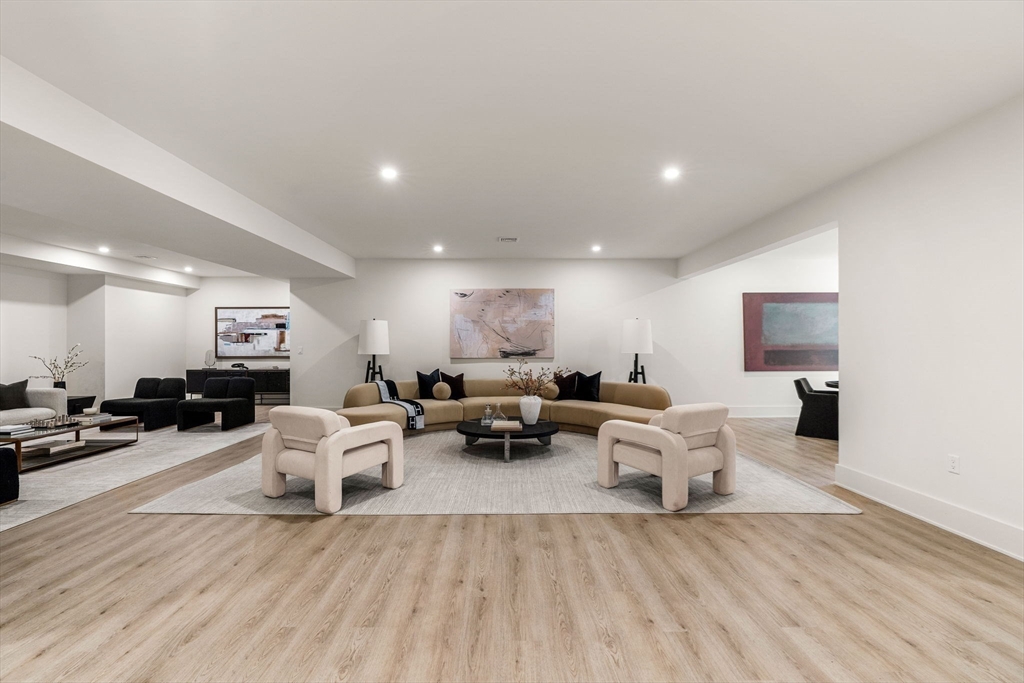 128 Charlemont