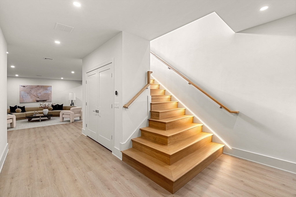 128 Charlemont