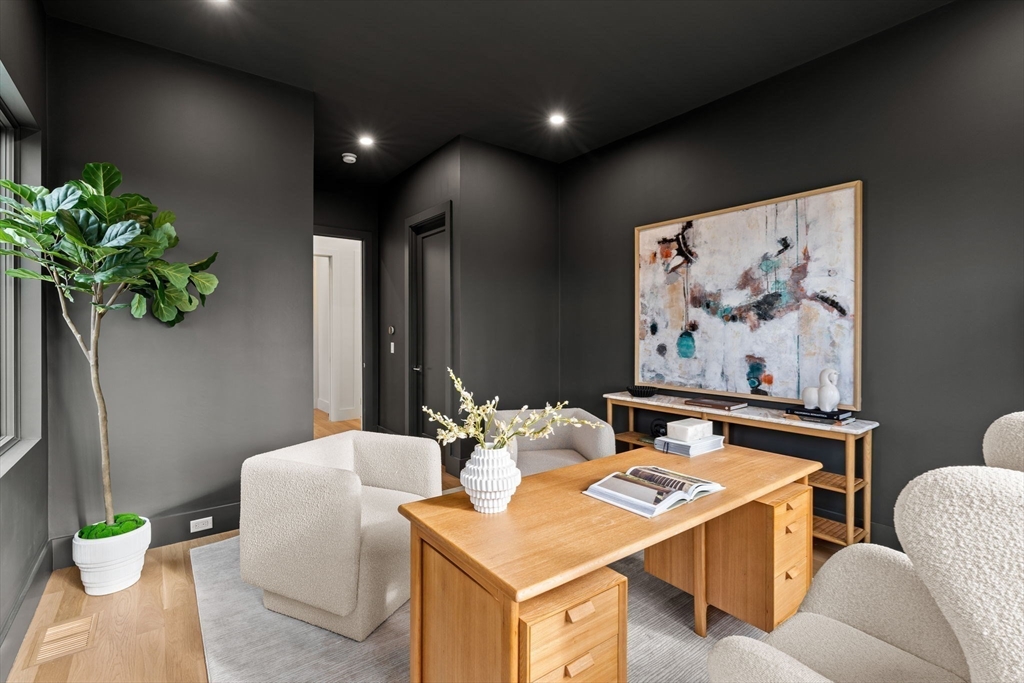 128 Charlemont