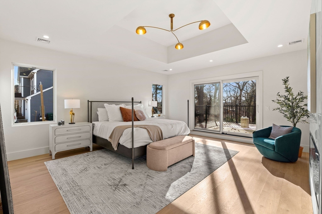 128 Charlemont