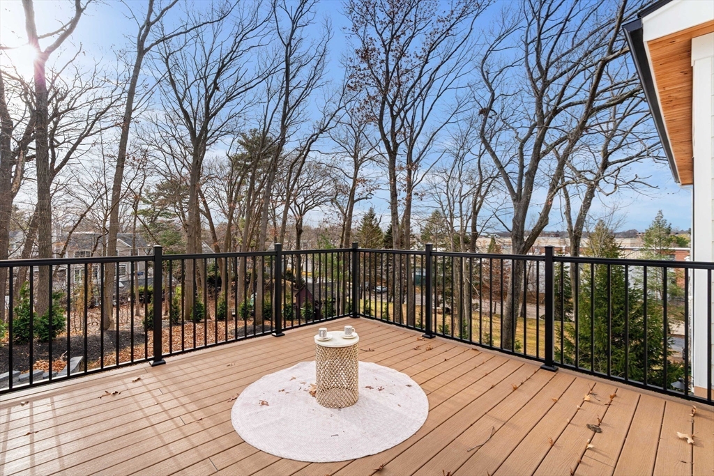 128 Charlemont