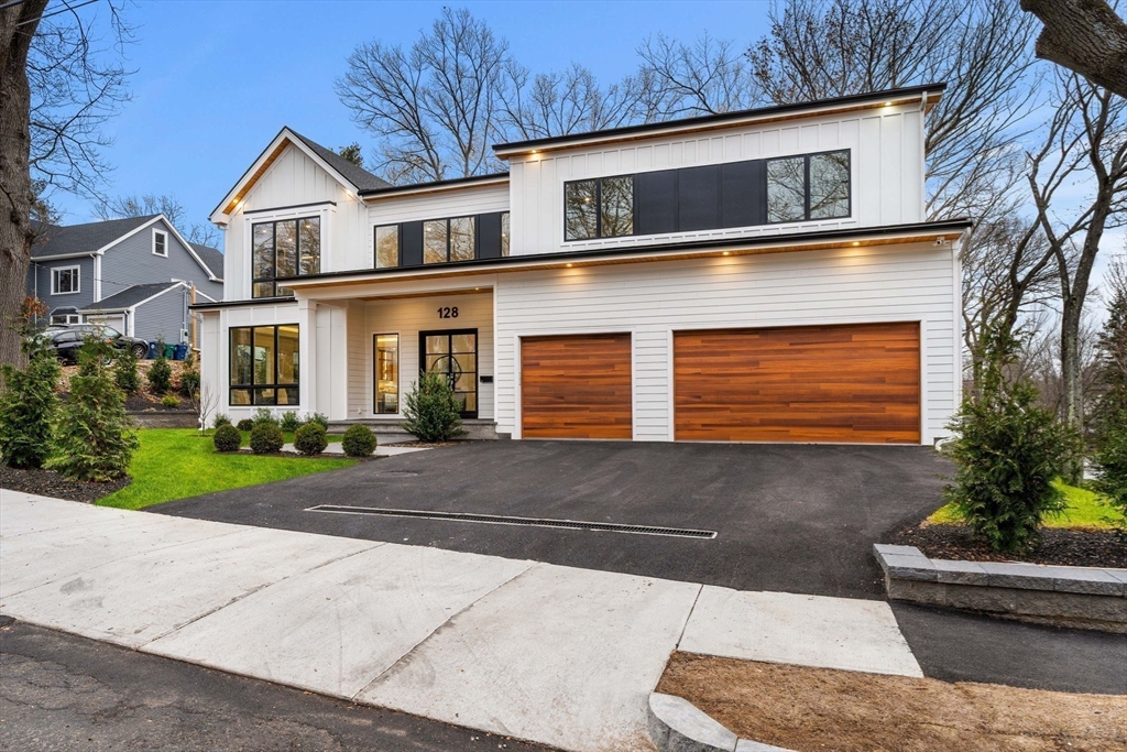 128 Charlemont