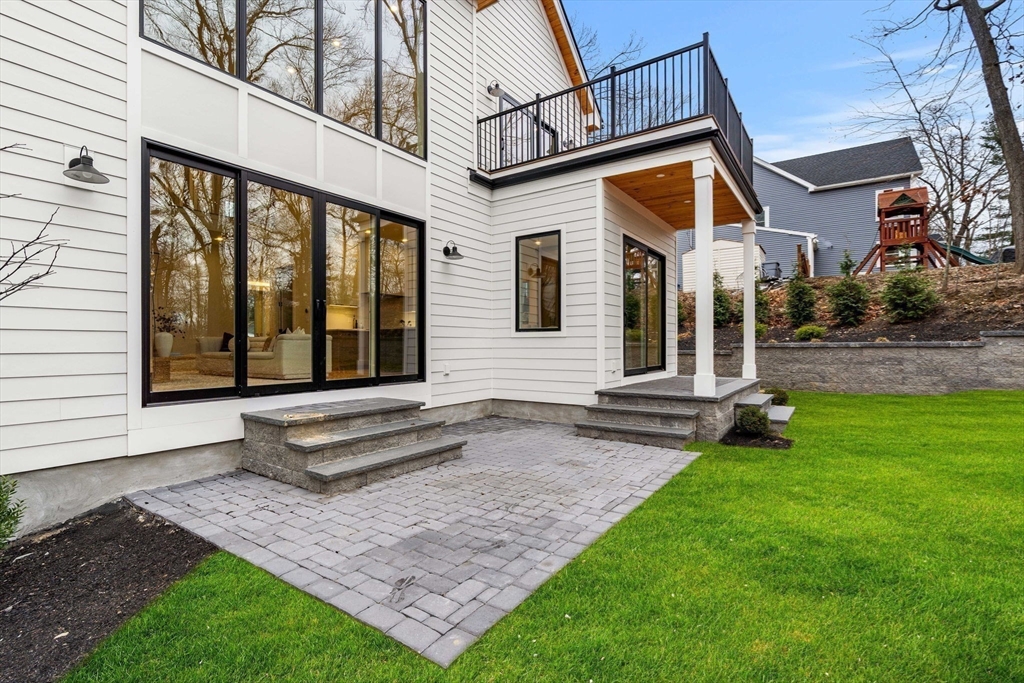 128 Charlemont