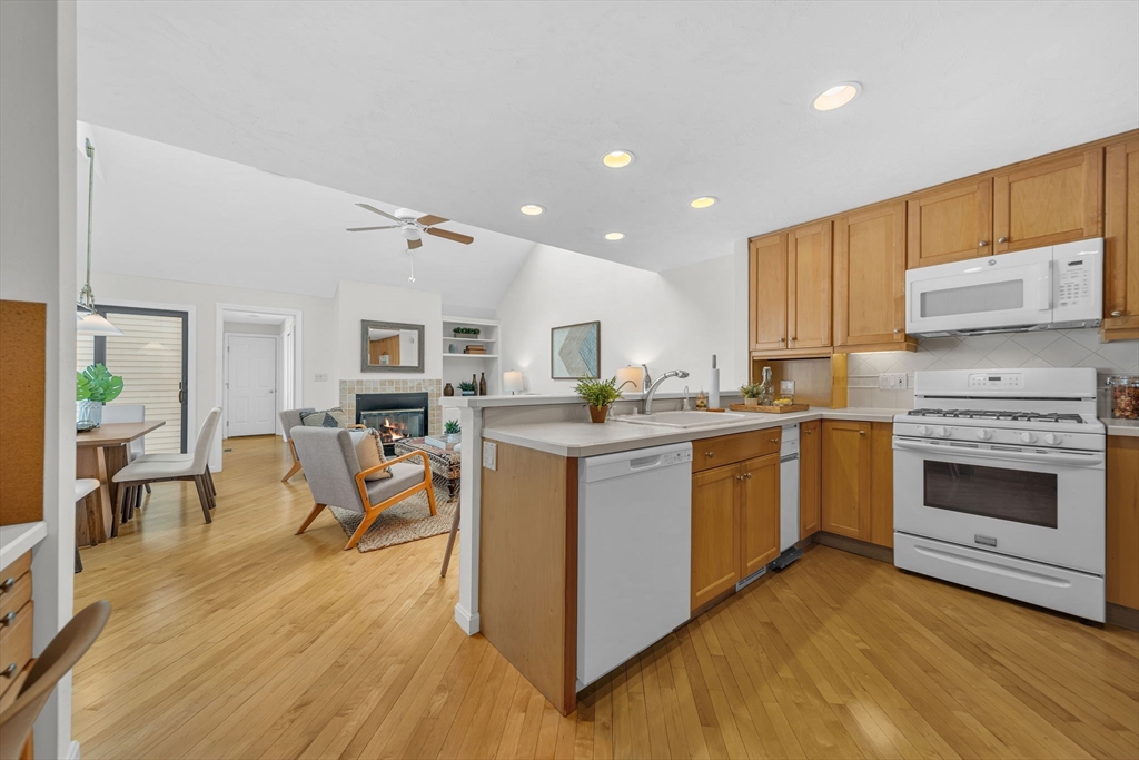 12 Cutting Cross Way # 12