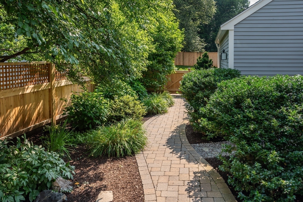 12 Cutting Cross Way # 12