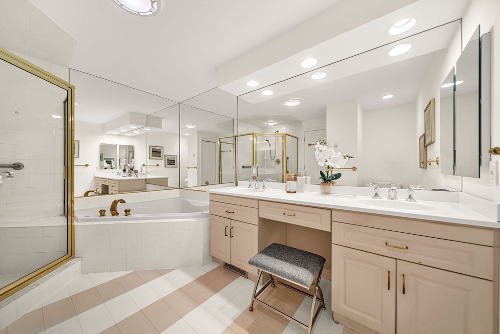 12 Cutting Cross Way # 12