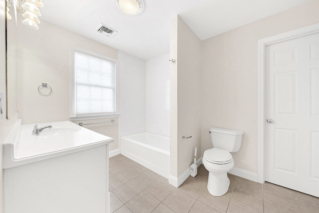 132 Howe St # B