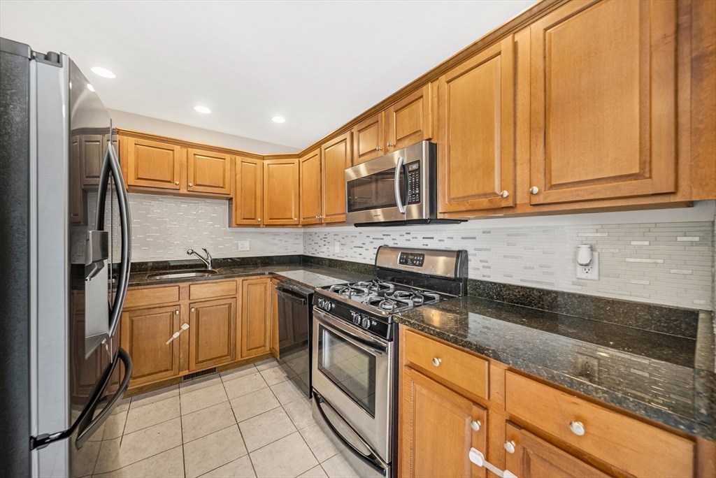 132 Howe St # B