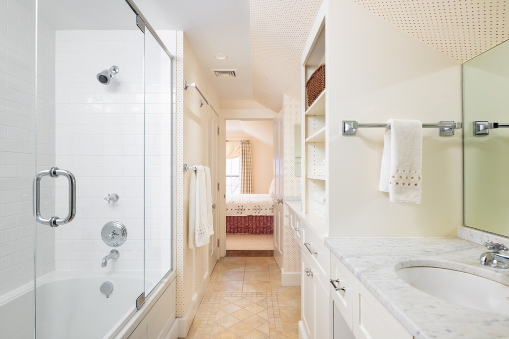 4 Craigie Street # 2