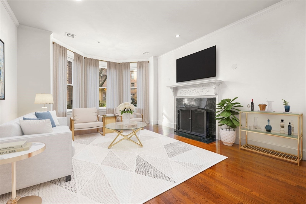 402 Marlborough St # 2
