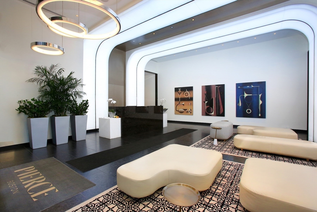 188 Brookline Avenue Unit: 27A/C