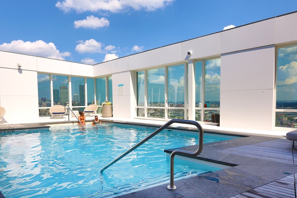 188 Brookline Avenue Unit: 27A/C