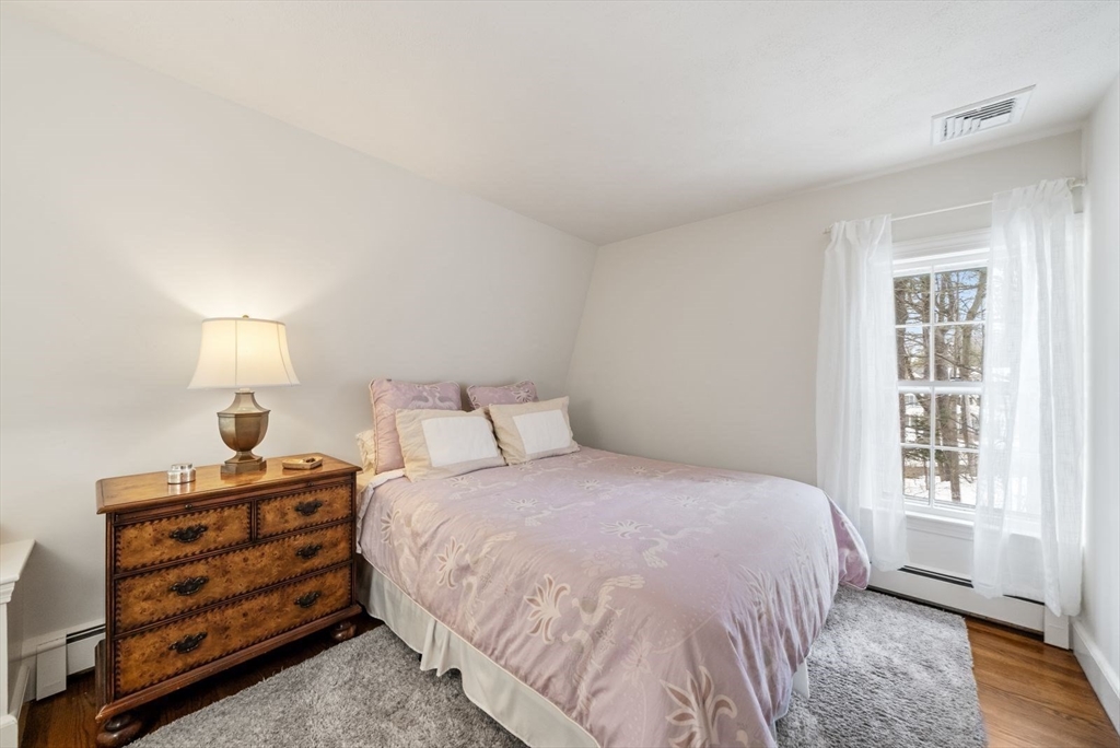 25 Longmeadow Road