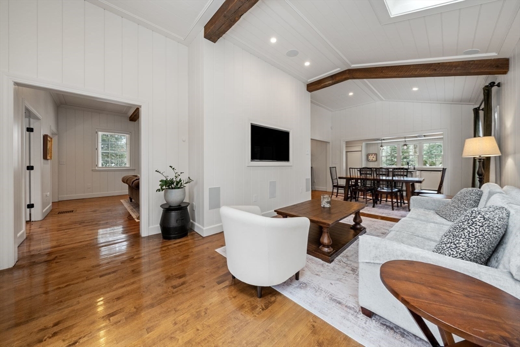 25 Longmeadow Road