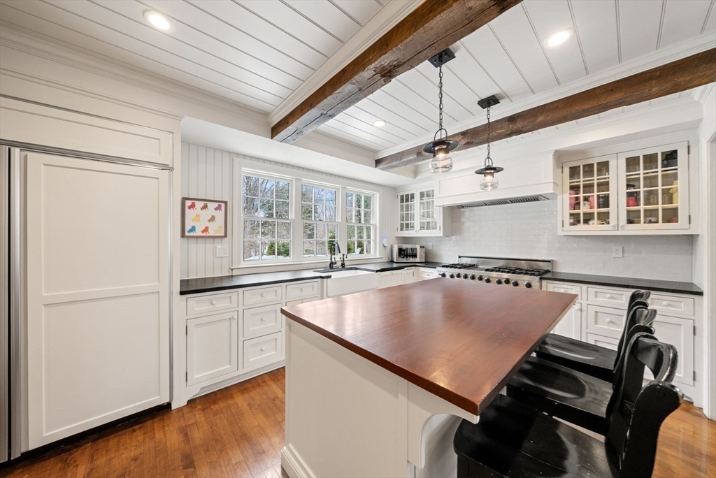25 Longmeadow Road