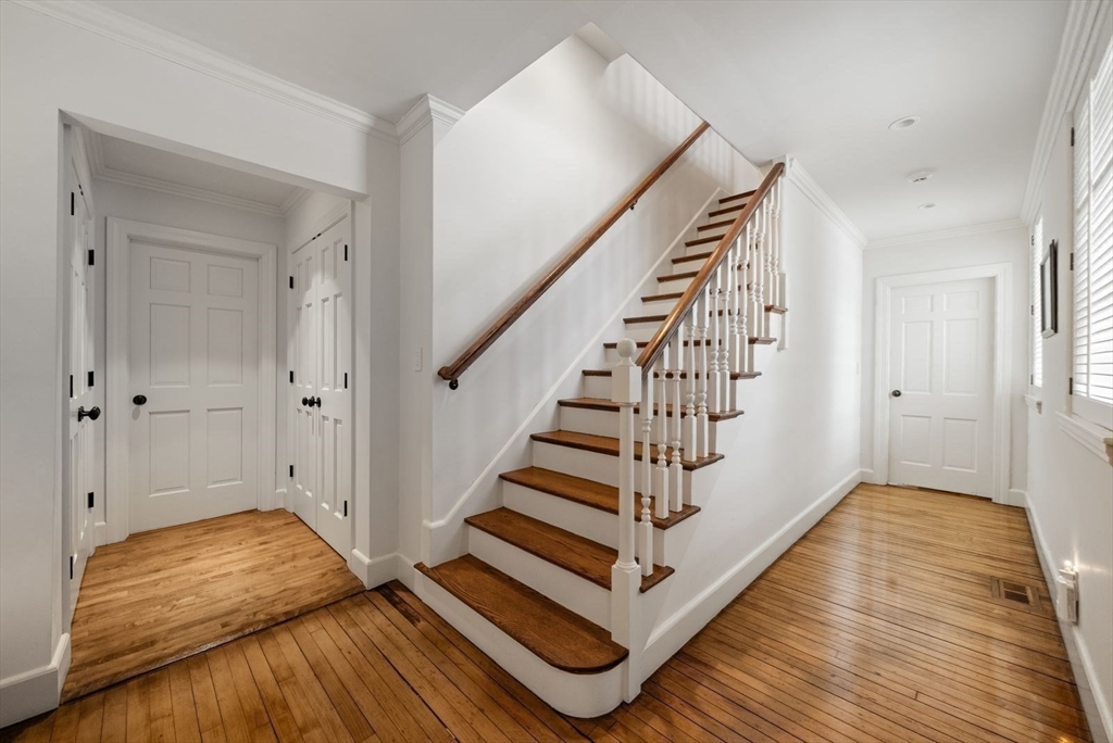 25 Longmeadow Road