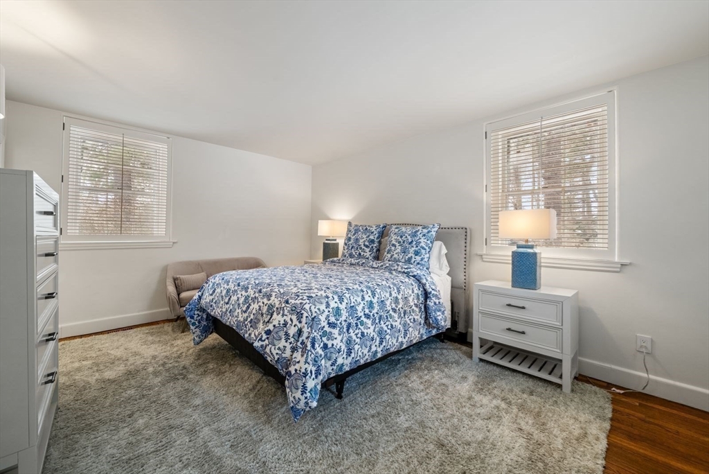 25 Longmeadow Road
