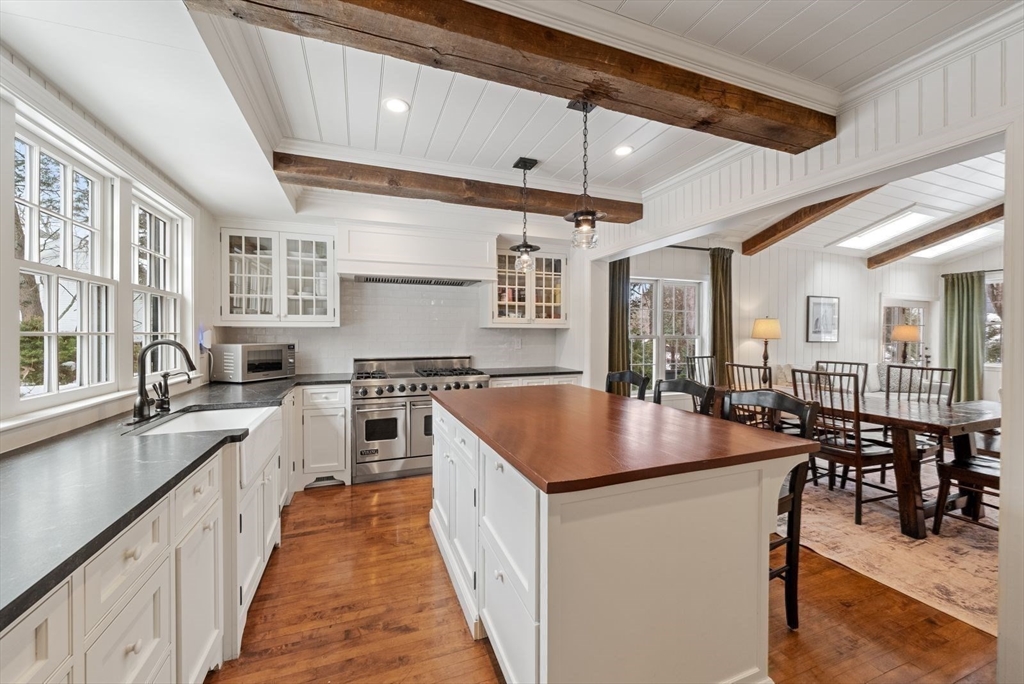 25 Longmeadow Road