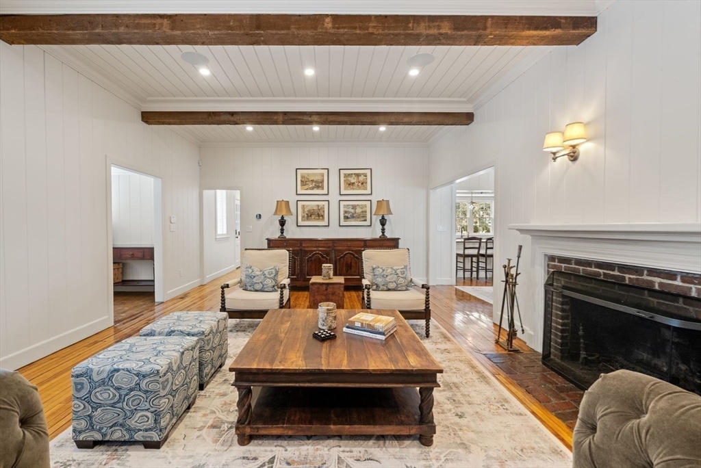 25 Longmeadow Road