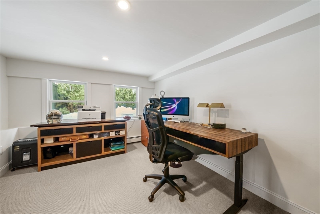25 Longmeadow Road