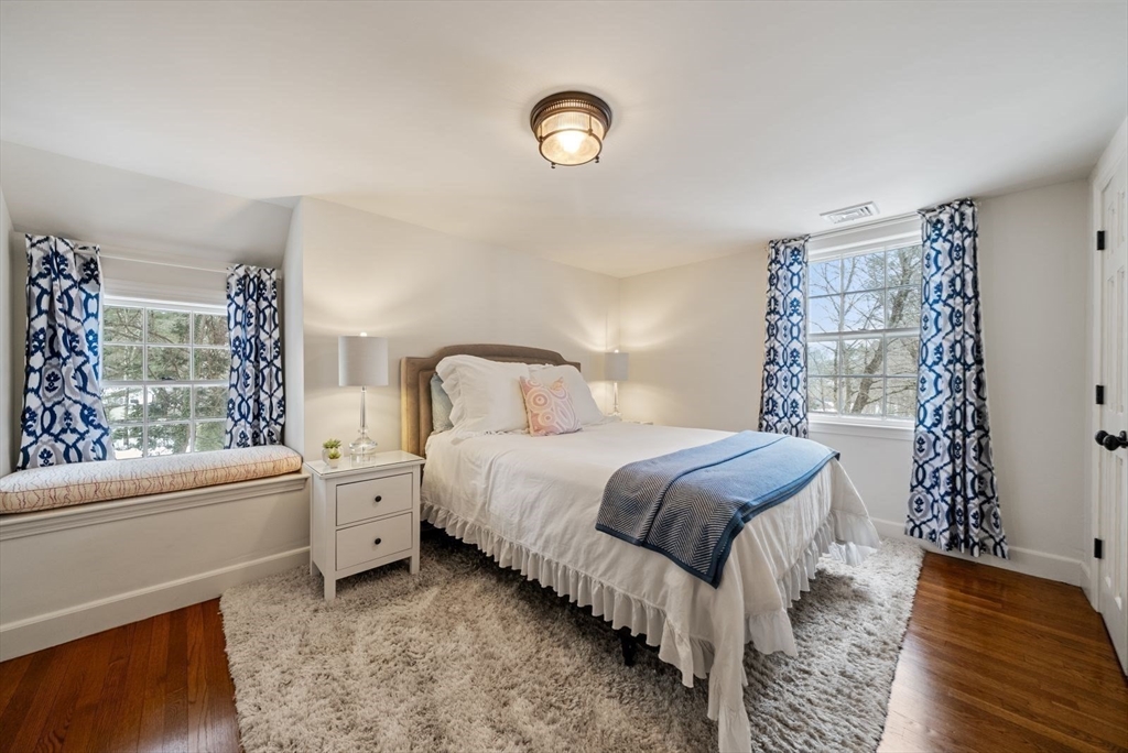 25 Longmeadow Road