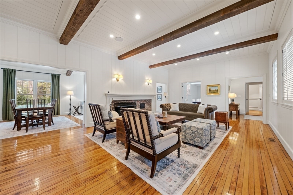 25 Longmeadow Road
