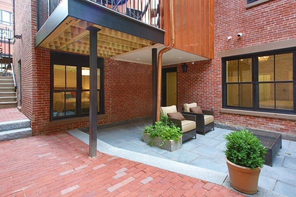 327-329 Shawmut Ave # 1