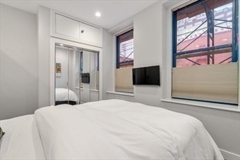 9 Harcourt Street # 304