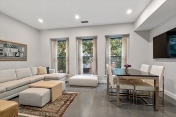 9 Harcourt Street # 304