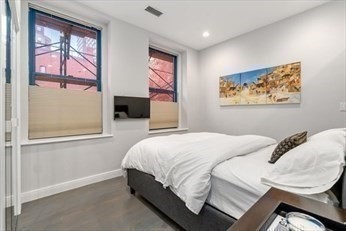 9 Harcourt Street # 304