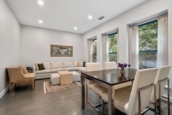 9 Harcourt Street # 304