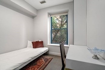 9 Harcourt Street # 304