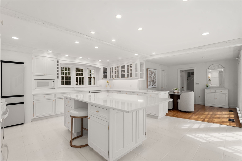 85 Strawberry Hill St