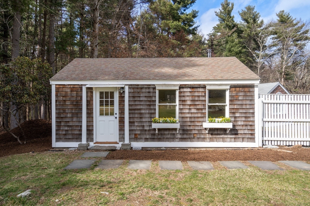 85 Strawberry Hill St