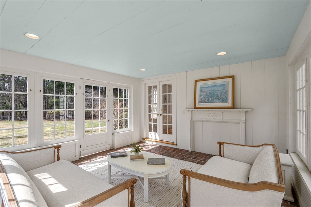 85 Strawberry Hill St