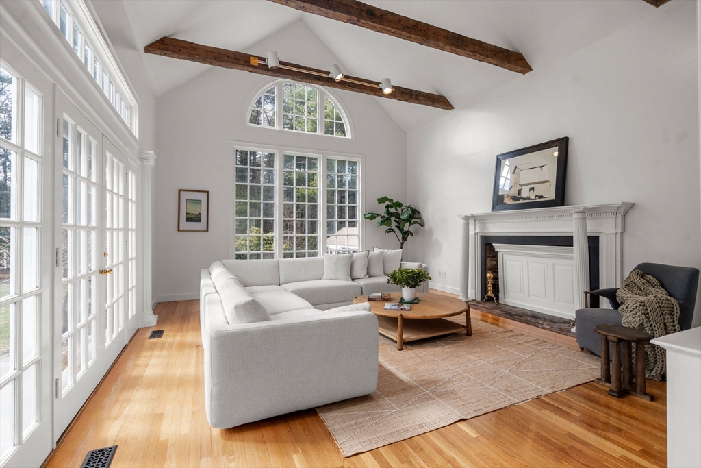 85 Strawberry Hill St