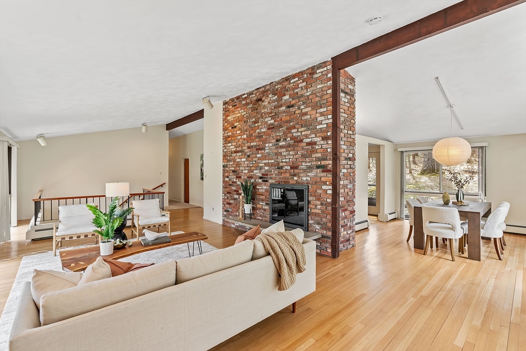 8 Hobbs Road