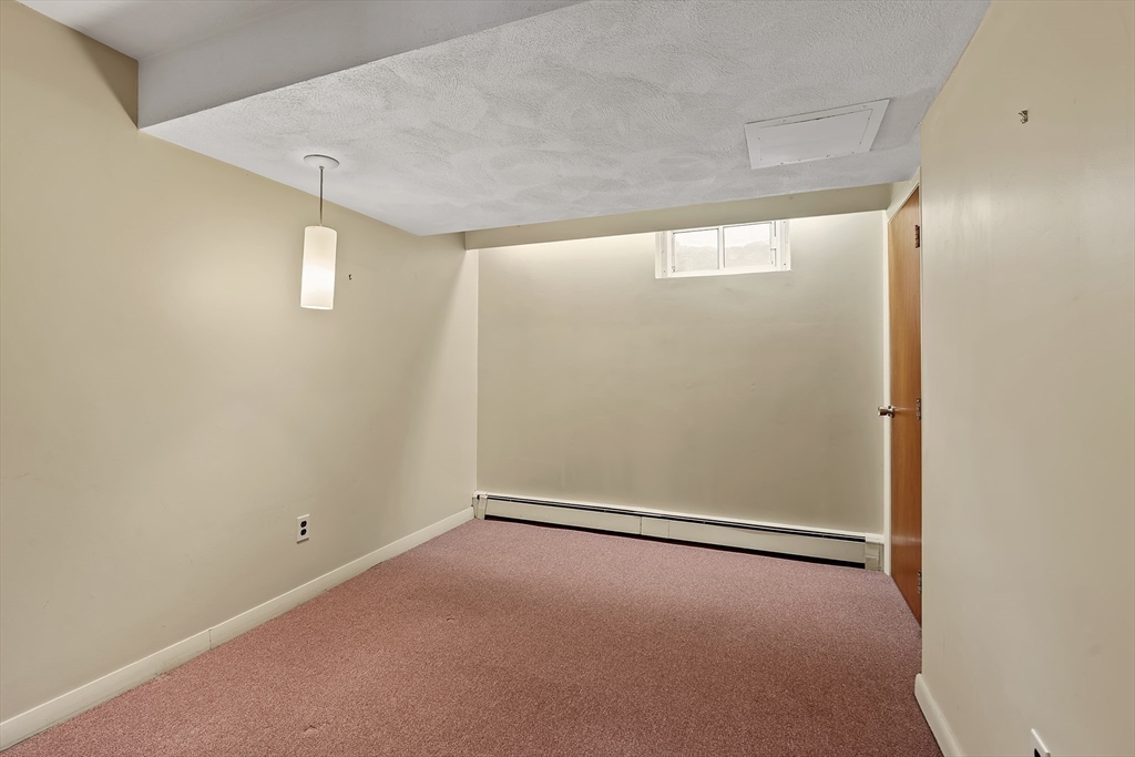 8 Hobbs Road