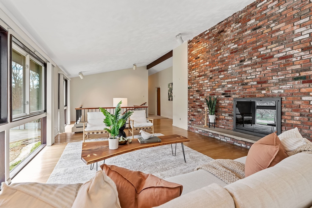 8 Hobbs Road