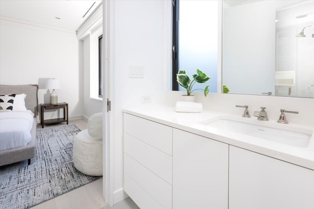 6 Newbury Street # 502 Unit: 501-502