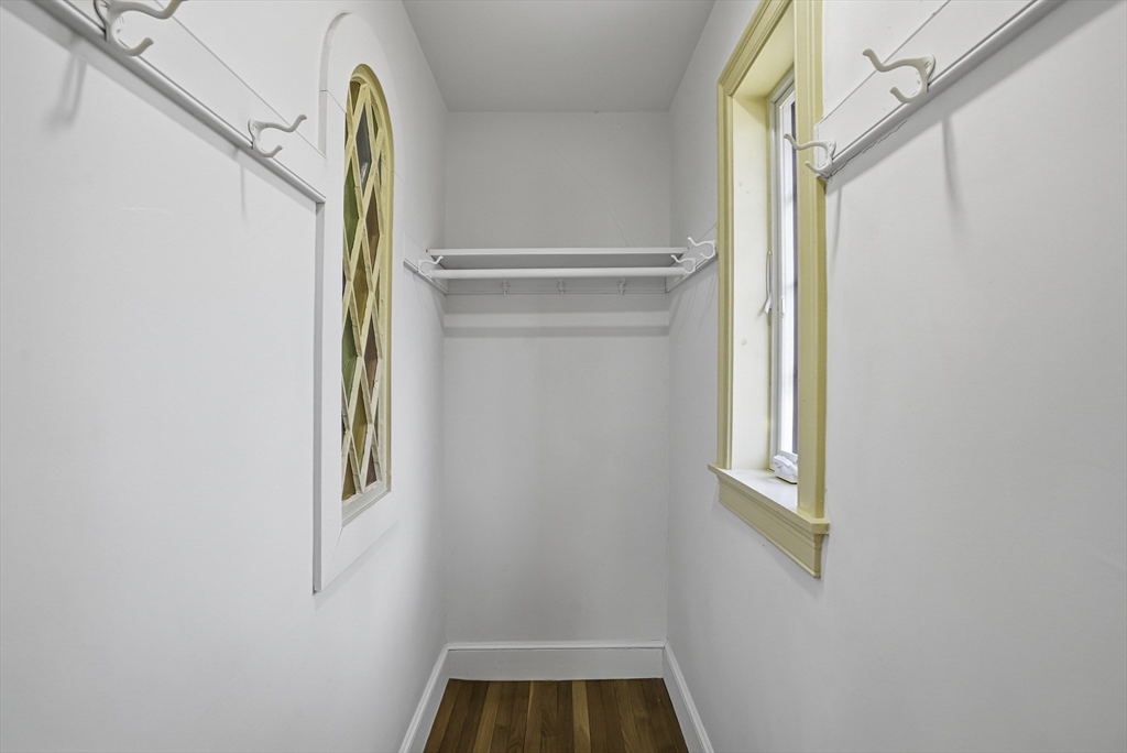 106 Waverley Ave