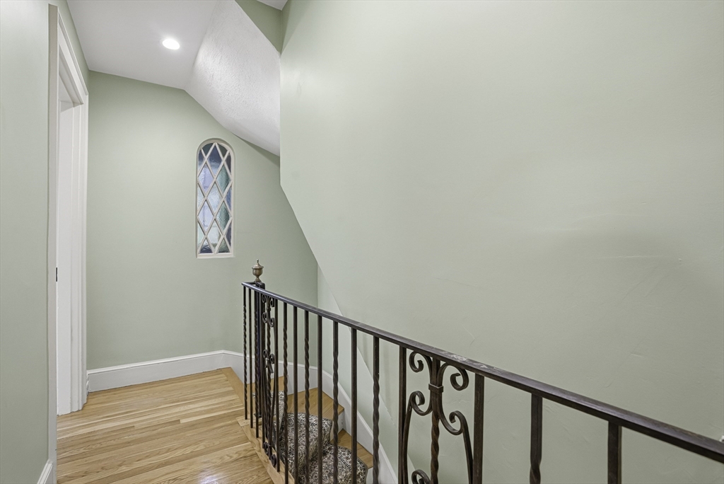 106 Waverley Ave