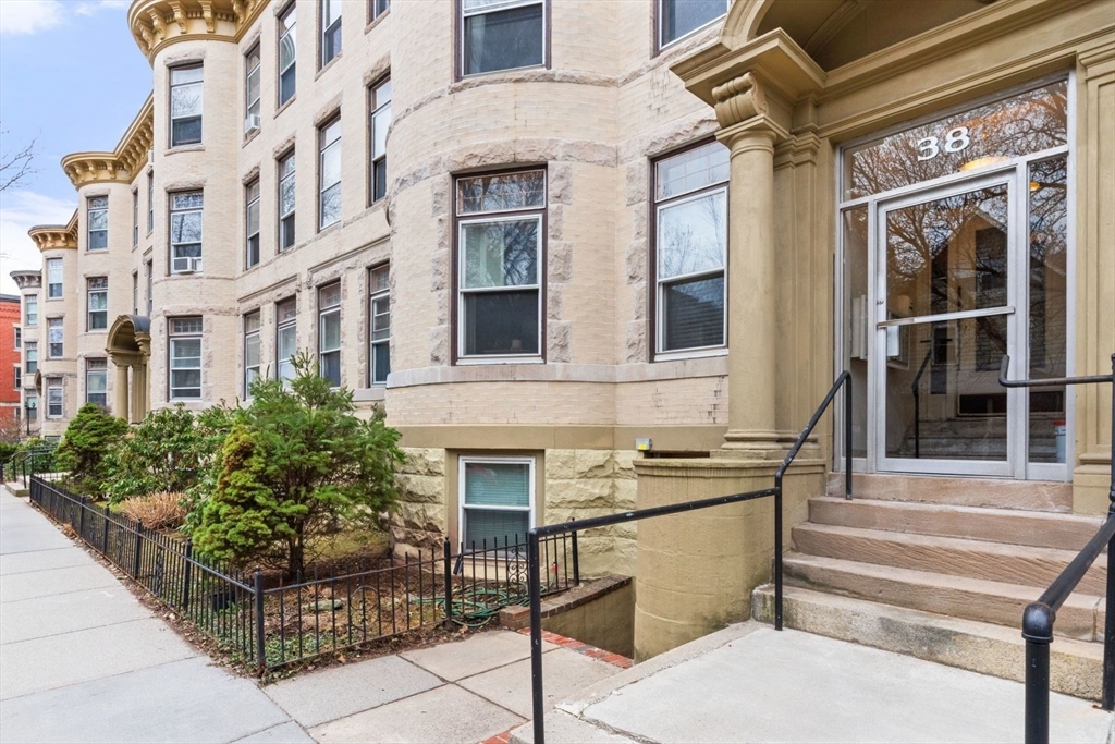 38 Winchester Street # 2